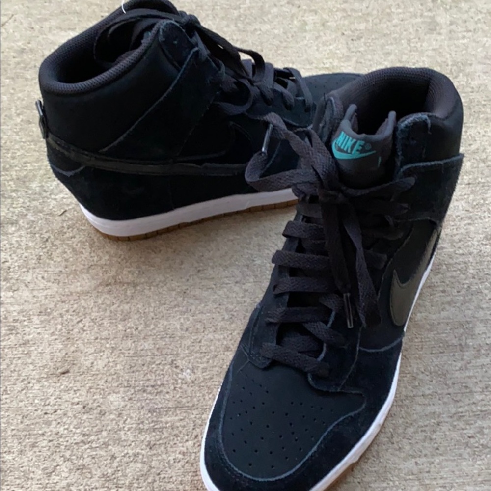 Wmns Nike Dunk Sky Hi Essential BlackGum Wedge